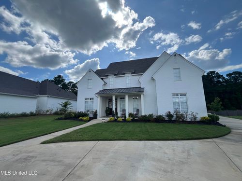 423 W Oak Cir, Madison, MS, 39110-7532 | Card Image