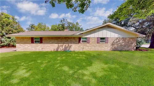 205 Redmond Drive, College Station, TX, 77840 | Card Image