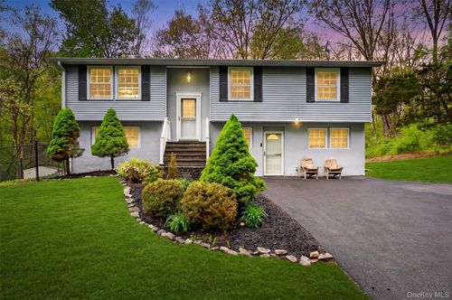 79 Wendy Dr, Poughquag, NY, 12570-4948 | Card Image
