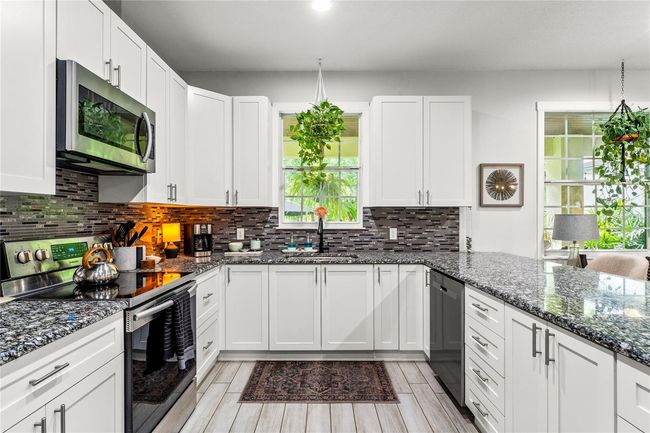 489 Grape Ave, House other with 3 bedrooms, 2 bathrooms and null parking in SAINT CLOUD FL | Image 5