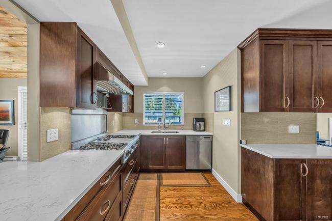 5584 Gilpin Street, House other with 6 bedrooms, 3 bathrooms and 4 parking in Burnaby BC | Image 4
