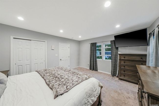 6 Mars Rd, House other with 3 bedrooms, 2 bathrooms and null parking in Rocky Point NY | Image 14