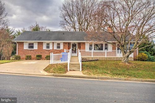 28 Bee St, FRONT ROYAL, VA, 22630-3808 | Card Image