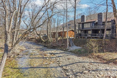 129 Riverside Villa Dr, Maggie Valley, NC, 28751-7885 | Card Image