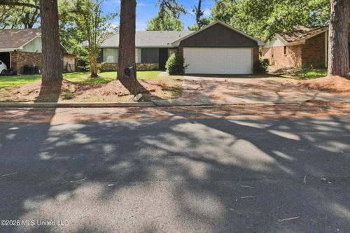173 Thousand Oaks Cir, Jackson, MS, 39212-2047 | Card Image