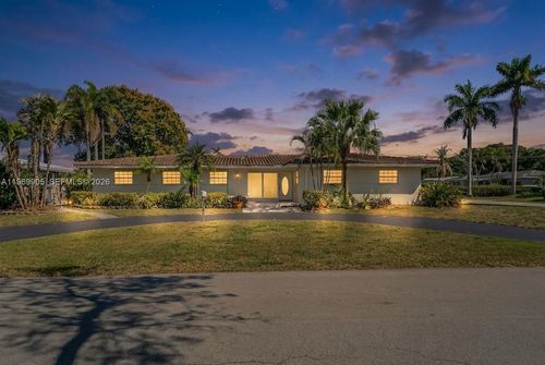 1-215 Entrada Dr, Hollywood, FL, 33021-7037 | Card Image