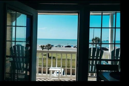 8204-6300 Seawall Blvd, Galveston, TX, 77551-2219 | Card Image