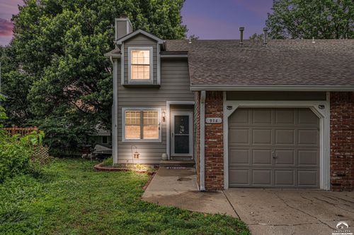 916 Alma Ct, Lawrence, KS, 66049-3626 | Card Image