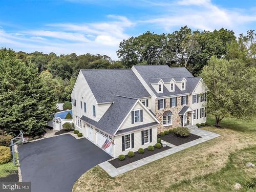 21 Ludwigs Crossing Ln, Glenmoore, PA, 19343-2667 | Card Image