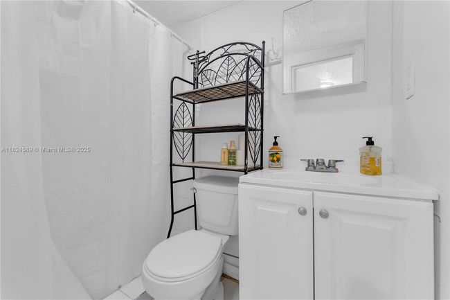 12350 Nw 7 Th Trl, House other with 3 bedrooms, 2 bathrooms and null parking in Miami FL | Image 24