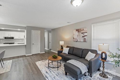 6224 Rosecroft Dr, Charlotte, NC, 28215-3636 | Card Image