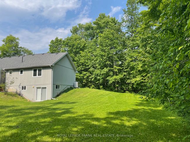 18 E Beehive Dr, House other with 3 bedrooms, 2 bathrooms and 10 parking in Bobcaygeon ON | Image 41