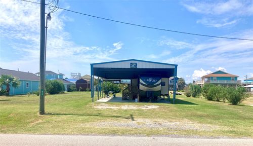 915 S Selwyn Rd, Crystal Beach, TX, 77650-3634 | Card Image