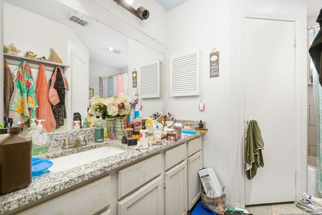 207 Cibolo Branch Dr, House other with 3 bedrooms, 2 bathrooms and null parking in Boerne TX | Image 9