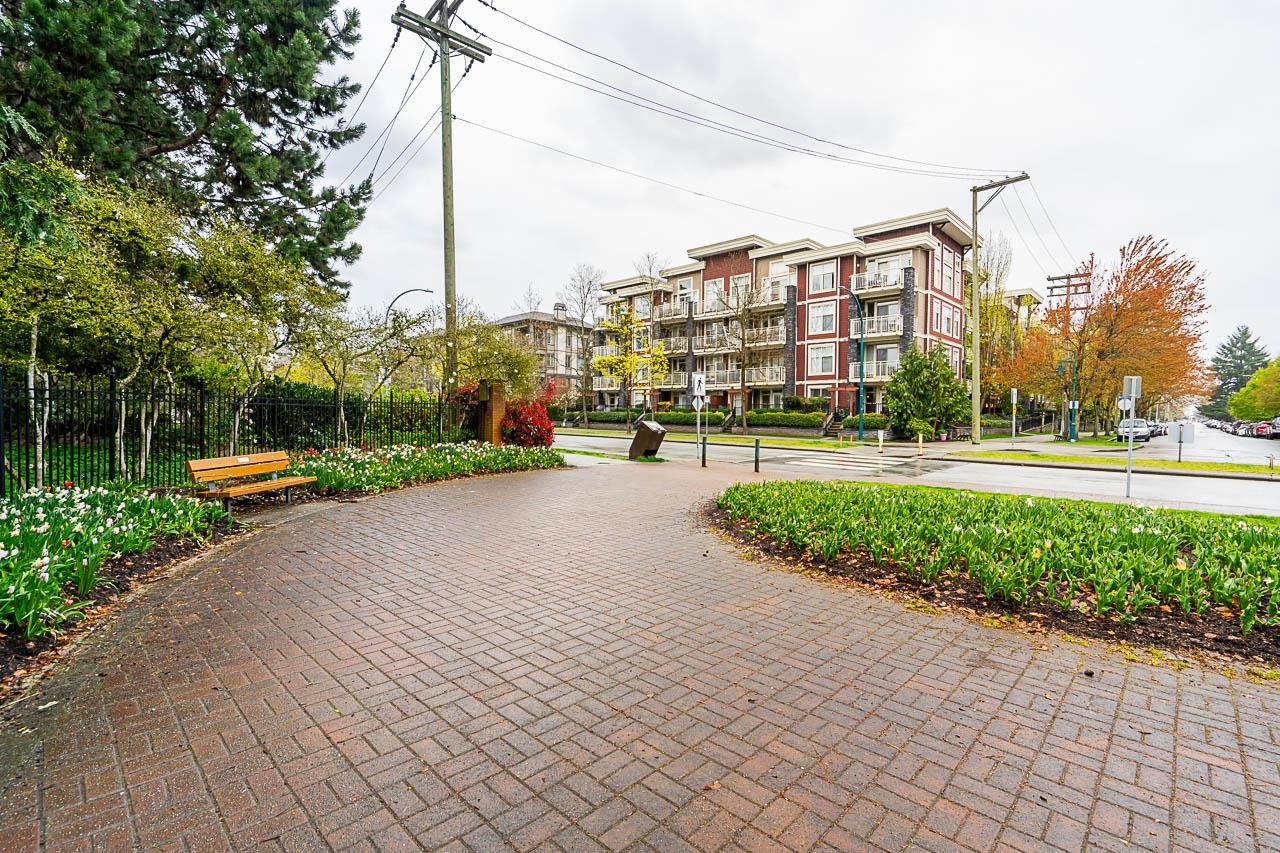303 - 2477 Kelly Avenue, Condo with 2 bedrooms, 2 bathrooms and 1 parking in Port Coquitlam BC | Image 25