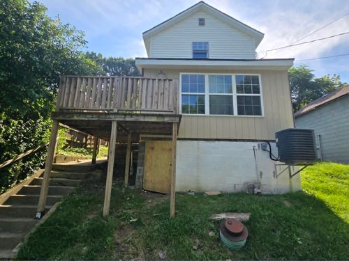 669 Summit Park Ave, Clarksburg, WV, 26301-5922 | Card Image