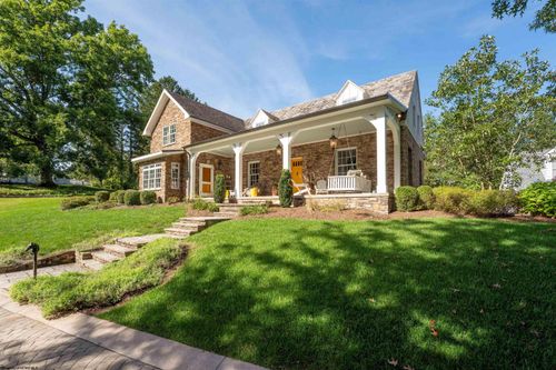 5 Maple Ave, Morgantown, WV, 26501-6542 | Card Image