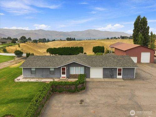 403 Neptune Pl, East Wenatchee, WA, 98802-8427 | Card Image