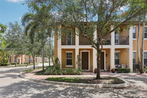 1101 Sw 147th Ter, Pembroke Pines, FL, 33027-6182 | Card Image