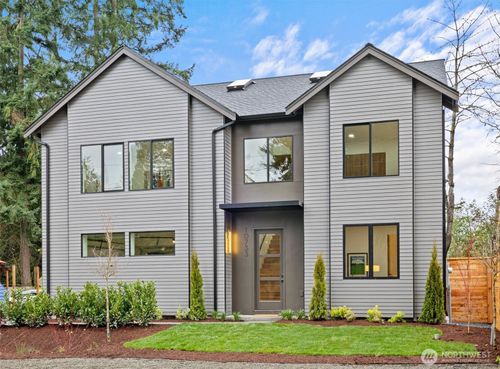 10733 17th Avenue Ne, Seattle, WA, 98125 | Card Image