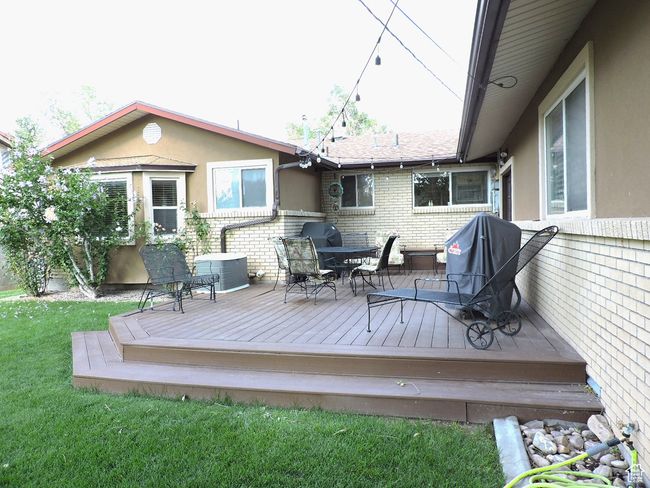 Spacious Deck/Patio | Image 46