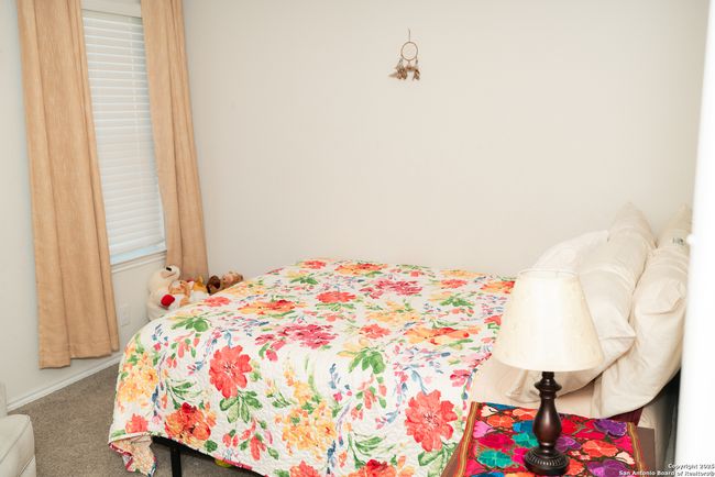 469 Middle Green Loop, House other with 5 bedrooms, 3 bathrooms and null parking in Floresville TX | Image 16