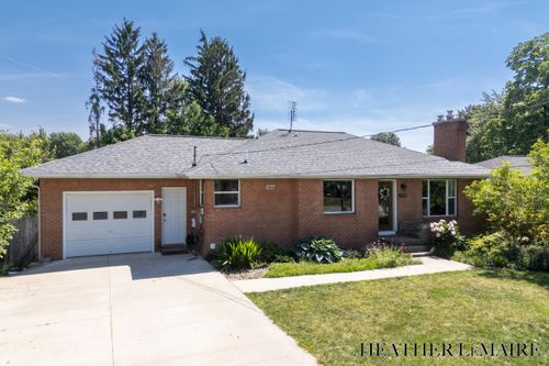 3706 Navaho St Sw, Grandville, MI, 49418-1870 | Card Image