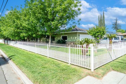 2708 N Maple Ave, Fresno, CA, 93703-2043 | Card Image