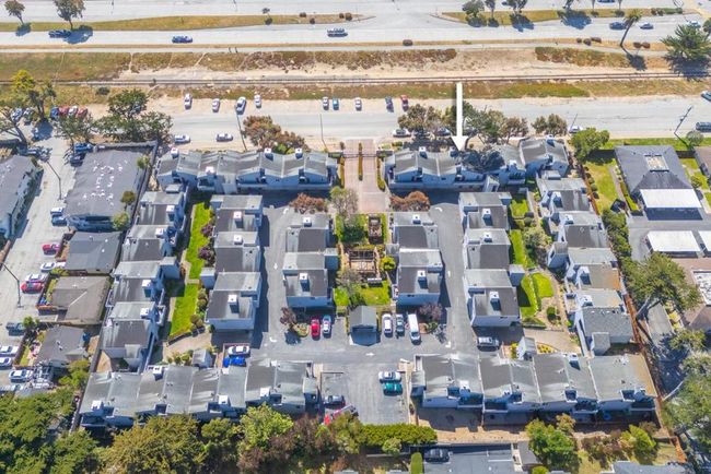2 - 3095 Marina Dr, Condo with 2 bedrooms, 2 bathrooms and 1 parking in Marina CA | Image 4