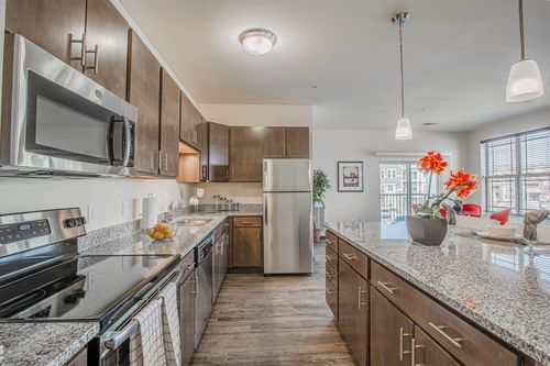 5251 Bishops Bay Pkwy, MIDDLETON, WI, 53597-8844 | Card Image