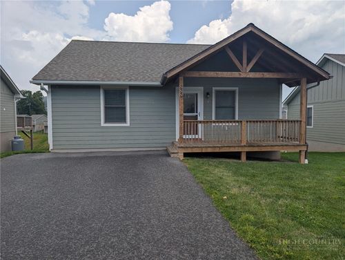 555-555 Townhomes Pl, Boone, NC, 28607-8589 | Card Image