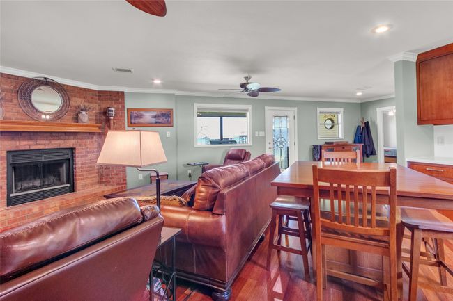 Living and Dining | Image 10