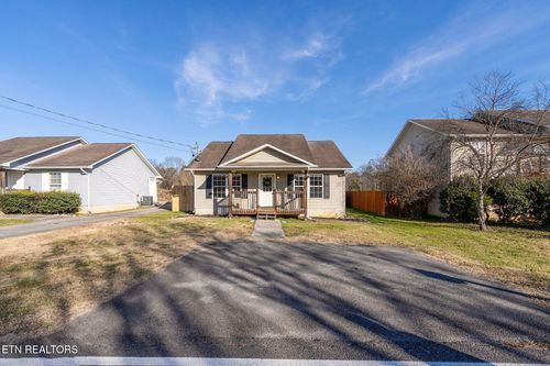 150 Red Bud Ln, Sevierville, TN, 37876-2016 | Card Image