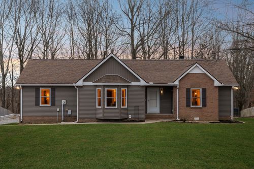 179 W Hester Rd, Cottontown, TN, 37048-5006 | Card Image