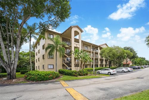 301l-900 Sw 142nd Ave, Pembroke Pines, FL, 33027-3574 | Card Image