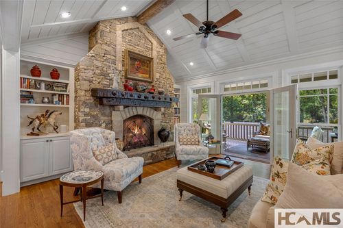 285 Streamside Dr, Cashiers, NC, 28717-4505 | Card Image