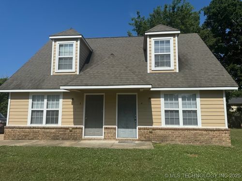 310 York St, Tahlequah, OK, 74464-2239 | Card Image