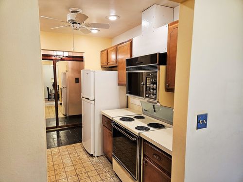 apt-1e-2400 Windsor Mall, Park Ridge, IL, 60068-3642 | Card Image