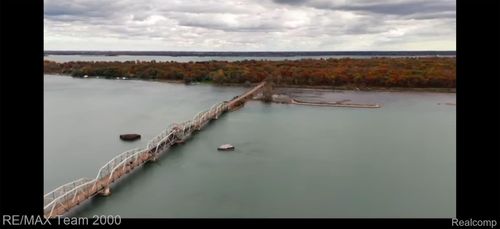 000 Magnolia Ln, Grosse Ile, MI, 48138 | Card Image