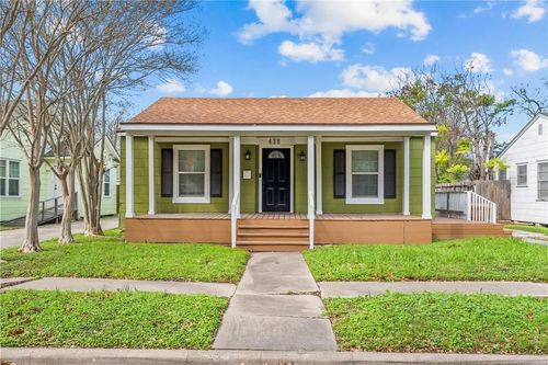 438 Indiana Ave, Corpus Christi, TX, 78404-1717 | Card Image