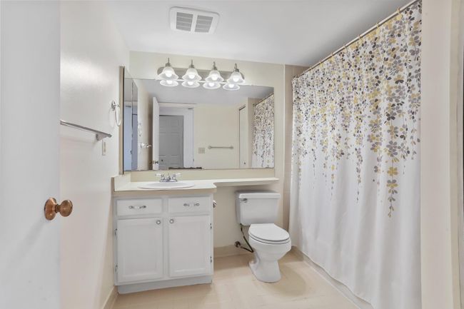 Full Bathroom with tub/shower | Image 17