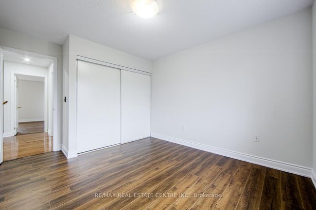 359 Bussel Cres, House attached with 3 bedrooms, 3 bathrooms and 1 parking in Milton ON | Image 20
