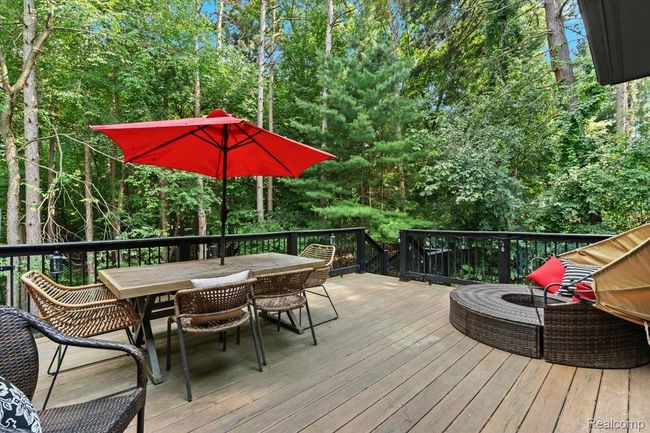 Perfect spot for outdoor dining. | Image 46