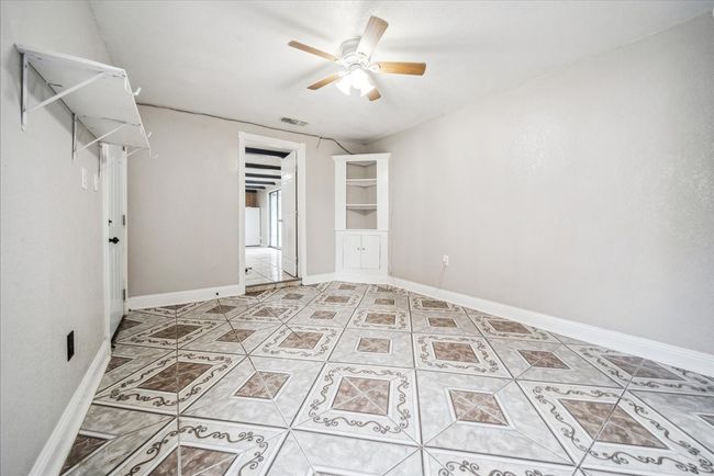2726 Wilbur St, House other with 4 bedrooms, 2 bathrooms and null parking in Dallas TX | Image 15