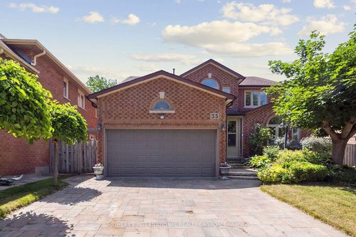 35 Lisa Cres, Richmond Hill, ON, L4B3A5 | Card Image