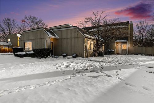 743 E 121st Ter, Kansas City, MO, 64146-1112 | Card Image