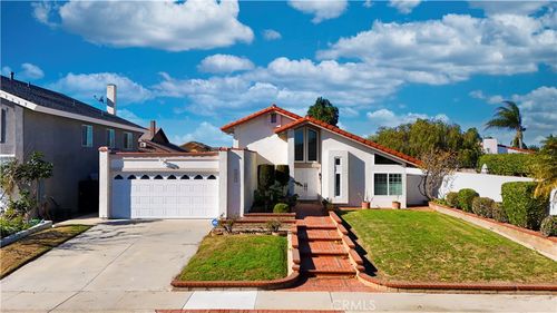 17741 Los Alamos St, Fountain Valley, CA, 92708-5215 | Card Image