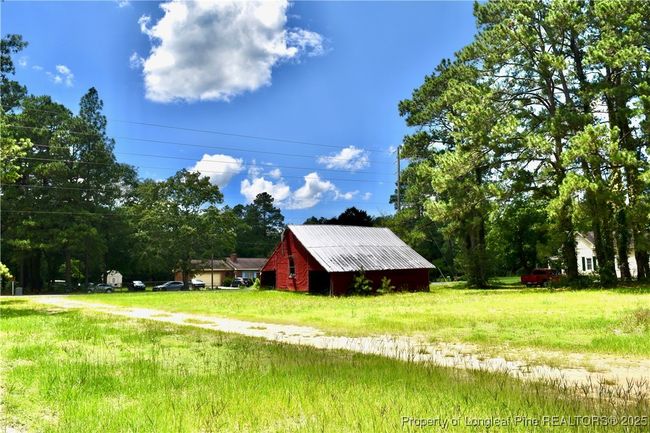 5175 Tobacco Rd, House other with 3 bedrooms, 2 bathrooms and null parking in Orrum NC | Image 43