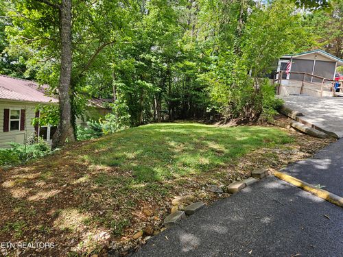 417 Mountain Thrush Dr, Townsend, TN, 37882-3055 | Card Image