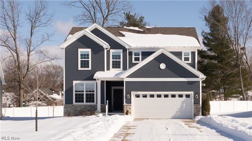 35338 Bald Eagle Ln, Willoughby, OH, 44094-4506 | Card Image